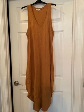 Z Supply Rust-Tone Casual Top
Almost new, hardly worn! Dress or top but long